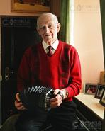 Dancing Fingers - Irish Traditional Music. Renouned Concertina player Chris Drowney from West Clare