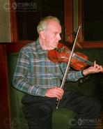 Dancing Fingers - Irish Traditional Music. Master Fiddle Player Andy McGann from NYC