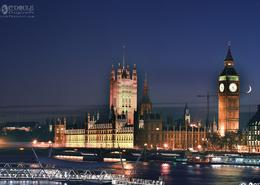 Irish photography. England. Moonlighting at The Houses of Parliament - London